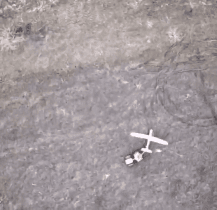 Video thumbnail: Un véhicule terrestre sans pilote ukrainien a capturé un UAV