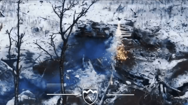 Video thumbnail: Drone-Dragon ukrainien en train de rôtir littéralement une c