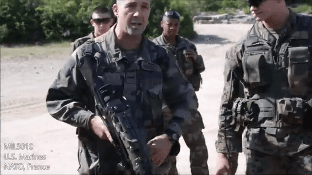 Video thumbnail: Exercices conjoints US Marines – Légion étrangère sur une base de l’OTAN en France.