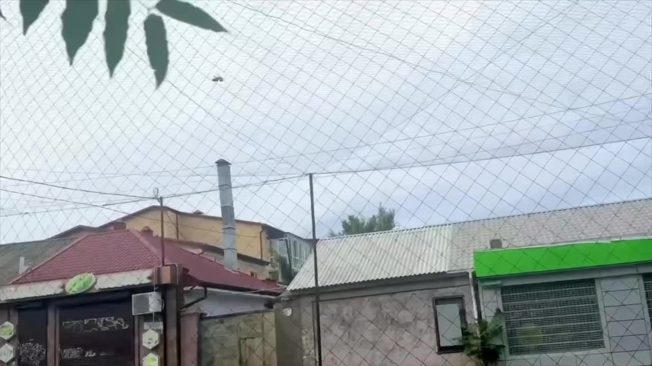 Video thumbnail: One Minute of Life in Kherson as Drones Fly Between Residential Buildings