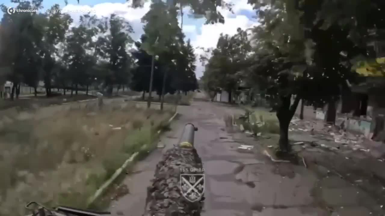Video thumbnail: Ukraine-KriegsvideoDie Besatzung eines ukrainischen Leopard