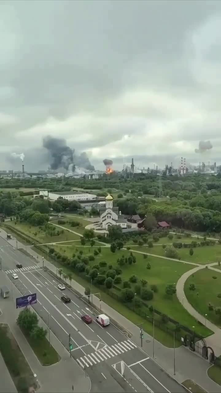 Video thumbnail: Massive Drone Strike Hits Moscow Oil Refinery During Largest Attack on Russian Capital in Two Years