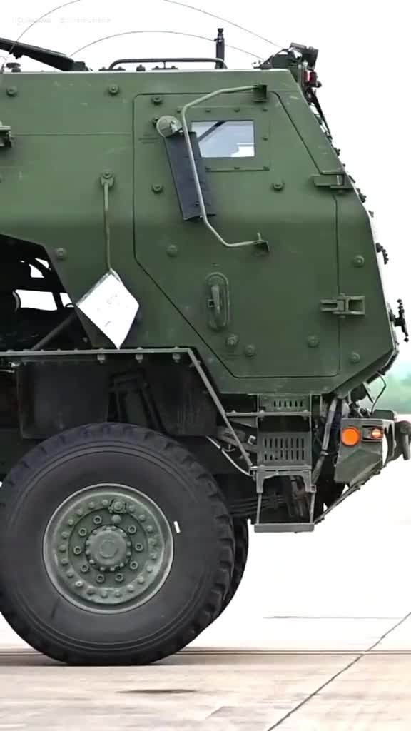 Video thumbnail: HIMARS har et indbygget system til hurtig omprogrammering af