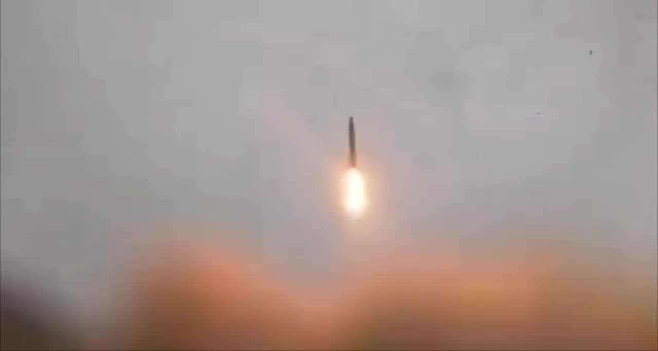Video thumbnail: Iran setzt Sejjil-Rakete zum ersten Mal im Krieg mit den USA und Israel ein