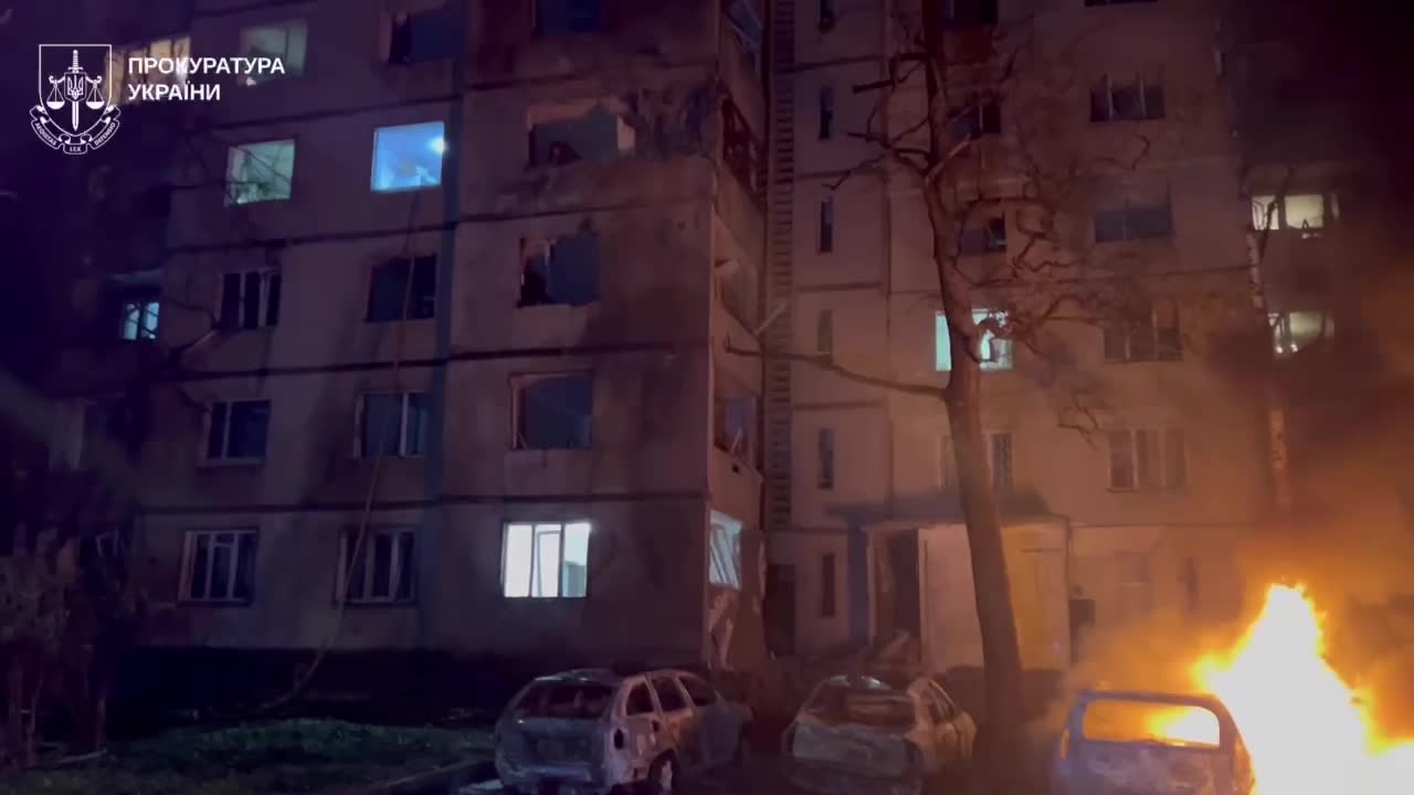 Video thumbnail: Massiver nächtlicher Angriff auf die Region Charkiw hinterlässt Tote und Verletzte, darunter Kinder