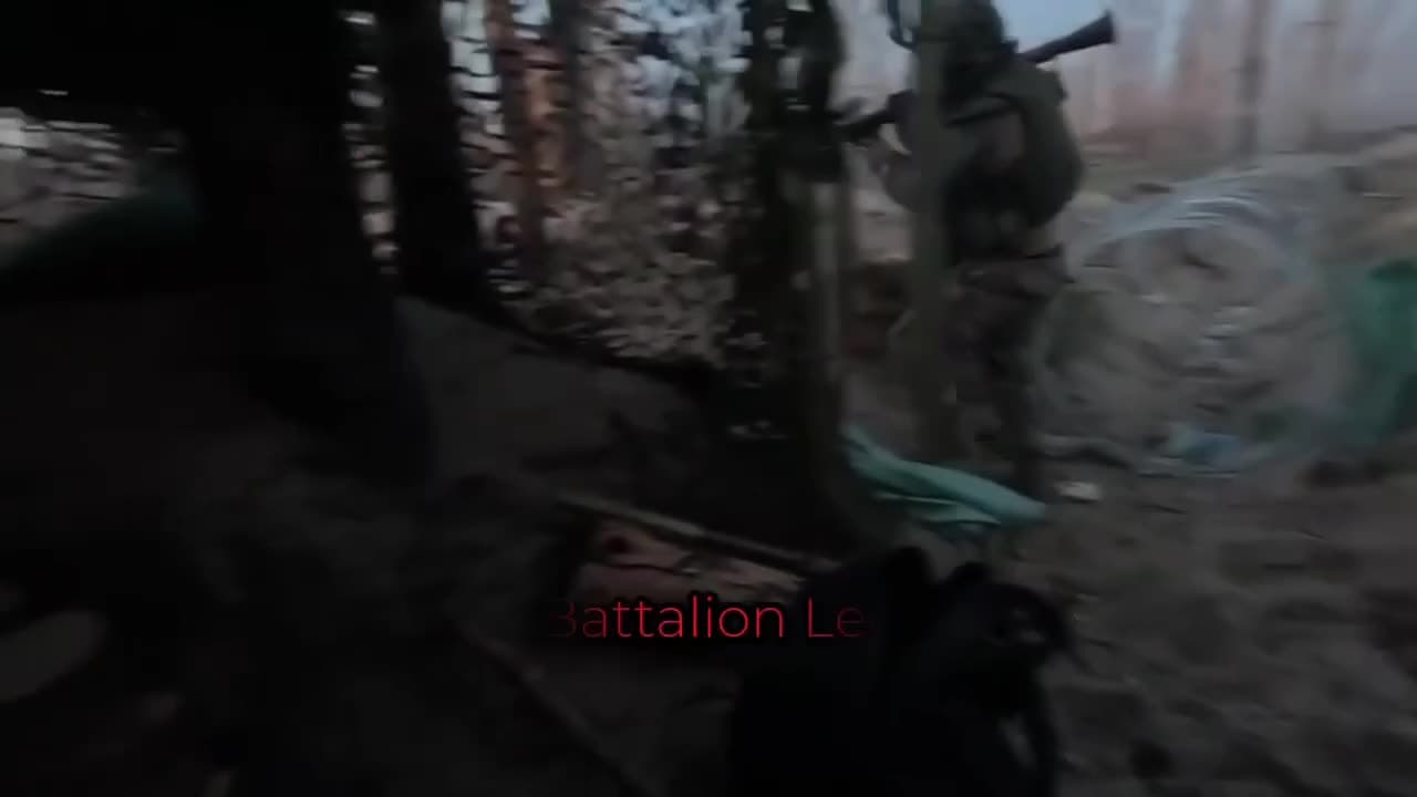 Video thumbnail: Imágenes de archivo de la repulsión de un asalto en el bosque de Serebrianskyi, región de Luhansk